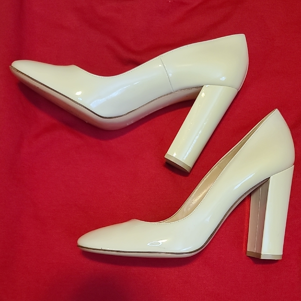 Gianvito Rossi Elegant Beige Heels - Picture 3 of 7